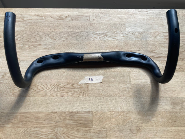 16. Vision TriMax Alloy Road Handlebar - 400mm