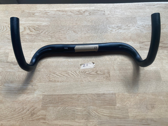 21. Vision TriMax Alloy Road Handlebars - 400mm