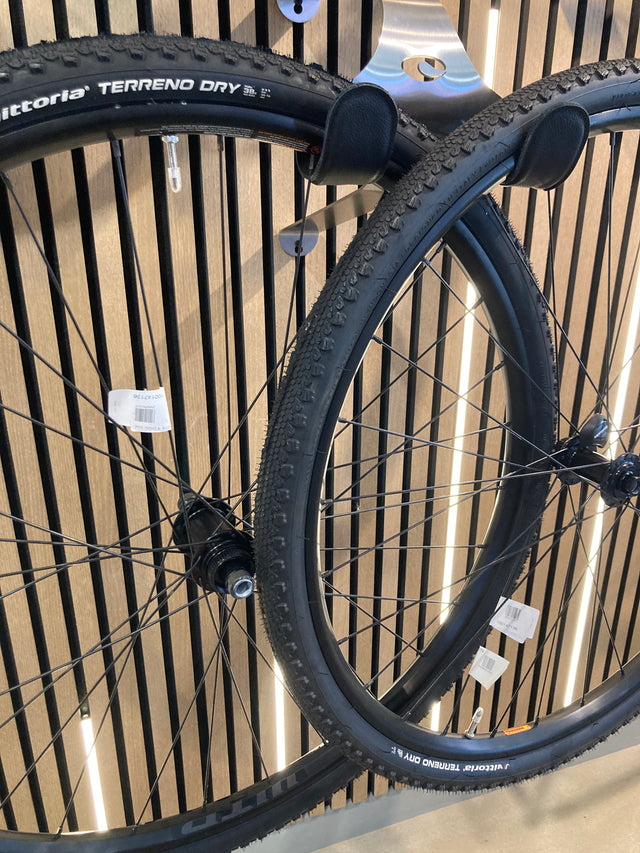 WTB ST i23 Gravel/MTB Wheel set with Tyres -  29" / 700c
