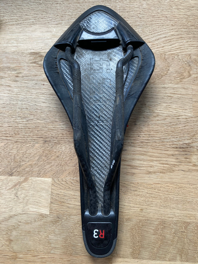 Fizik Carbon Arione R3 Saddle
