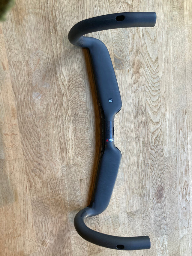 Vision TriMax Carbon Aero Compact Carbon Handlebar - 420mm