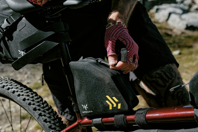 Apidura Backcountry Rear Top Tube Pack (1L)