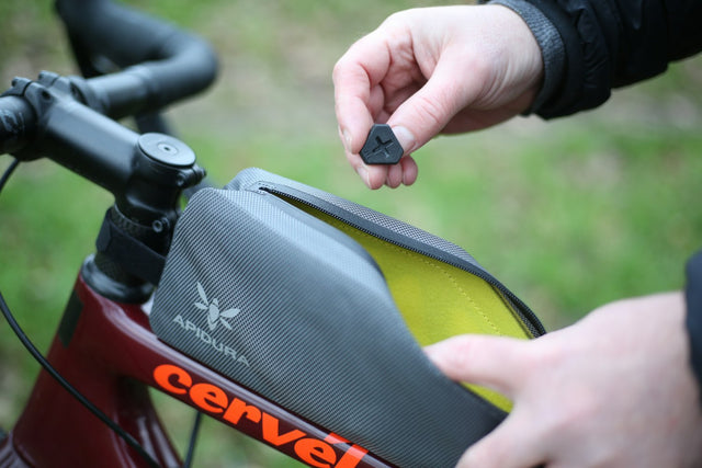 Apidura Expedition Bolt-on Top Tube Pack (1L)