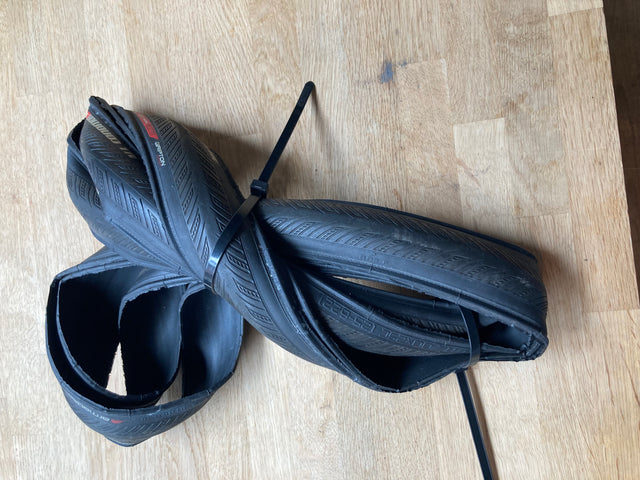Used Specialized all condition Armadillo Elite Road Tyre (Pair) - 700 x 25