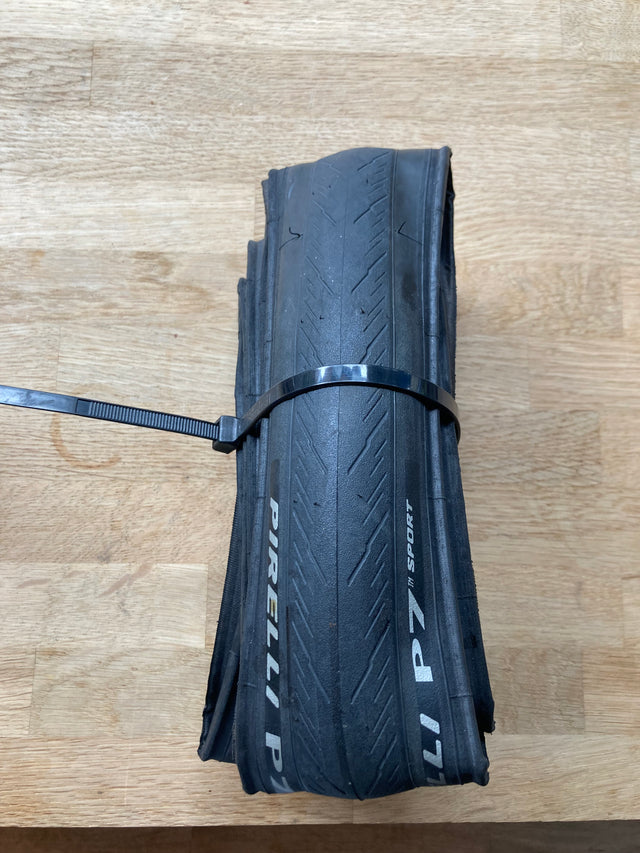 Pirelli P7 Sport Road Tyre - 700 x 26c