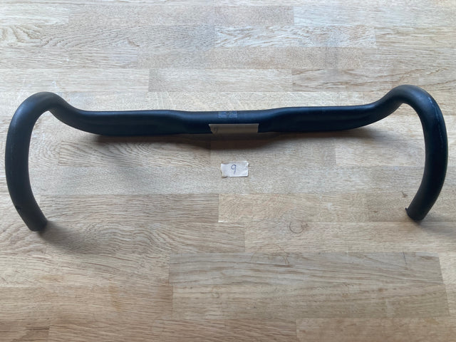 9. Alloy Gravel handlebar - 440mm