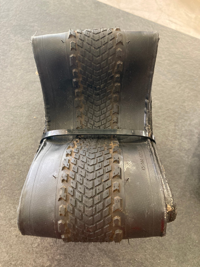 Used Pirelli Cinturato Gravel H Tyre (Pair)  - 27.5 x 1.8