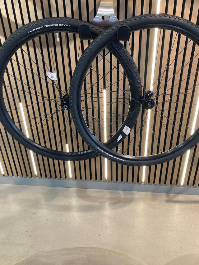 WTB ST i23 Gravel/MTB Wheel set with Tyres -  29" / 700c