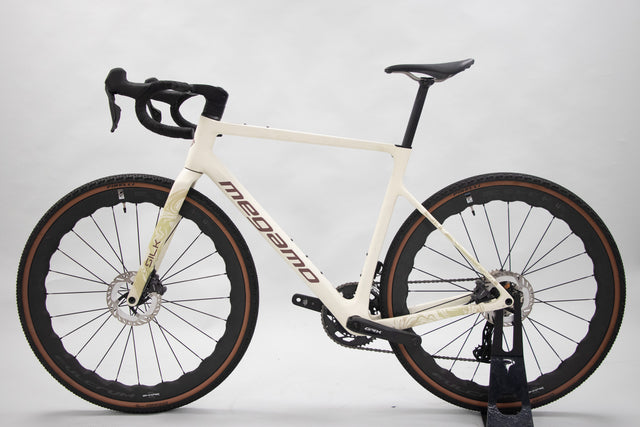 MEGAMO SILK GRAVEL RACE 01 SHIMANO GRX DI2 - MEDIUM