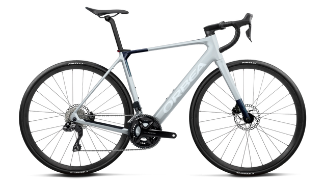 Gain M30i – Halo Silver (Matt) - Blue Carbon View (Gloss)