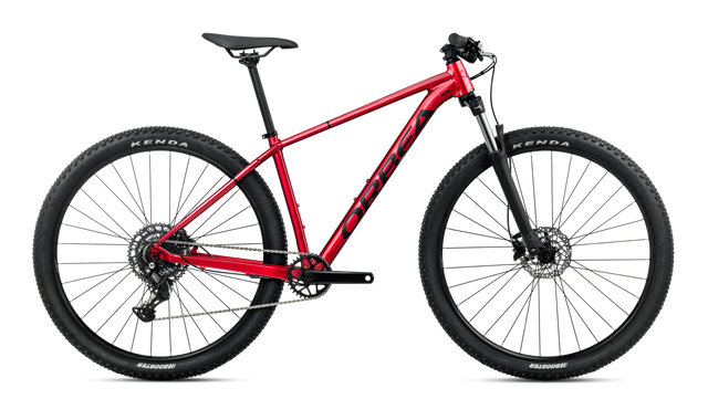 Onna 27 40 – Burning Red (Gloss) - Black (Matt)