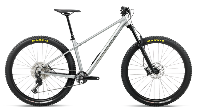Laufey H10 – Smooth Silver (Matt) - Titanium (Gloss)