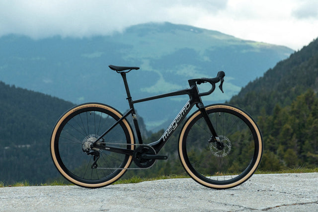 Megamo Upon 15 CW – Black