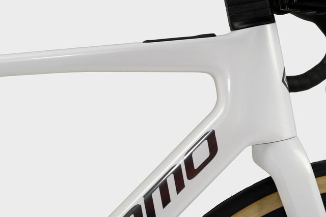 Megamo Upon 20 – White