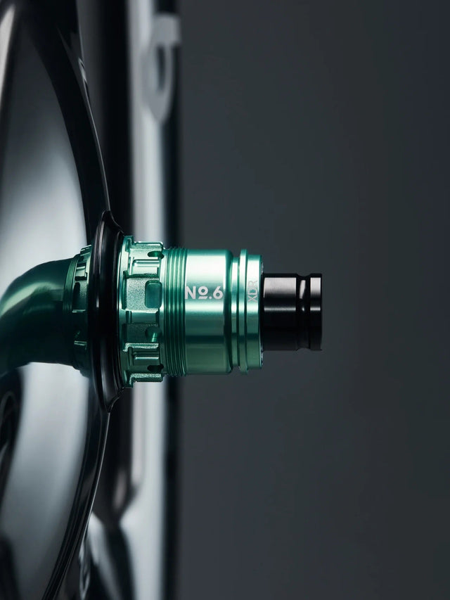 No.6 A3RO Tri-Spoke Carbon Wheel