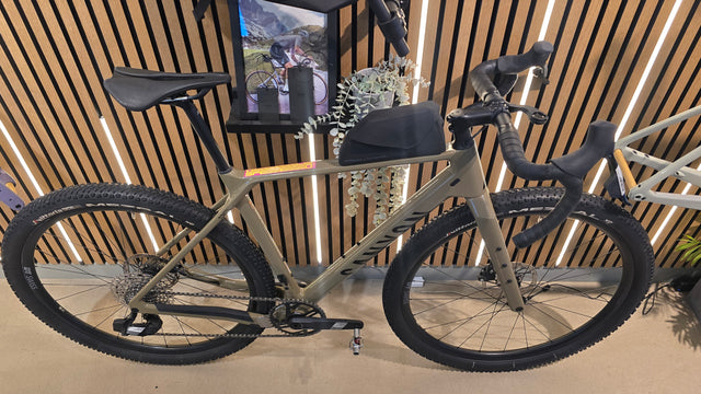 Canyon Grizl CF SL 6 Sram Apex AXS Gravel Bike Medium - SOLD