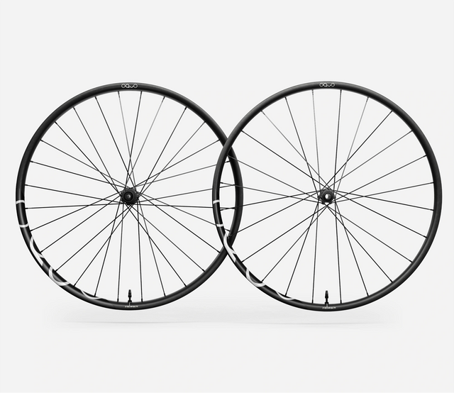 OQUO MP30LTD Carbon Wheels