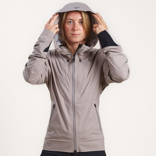 Velocio Women's TRAIL Access Hardshell in MOONROCK