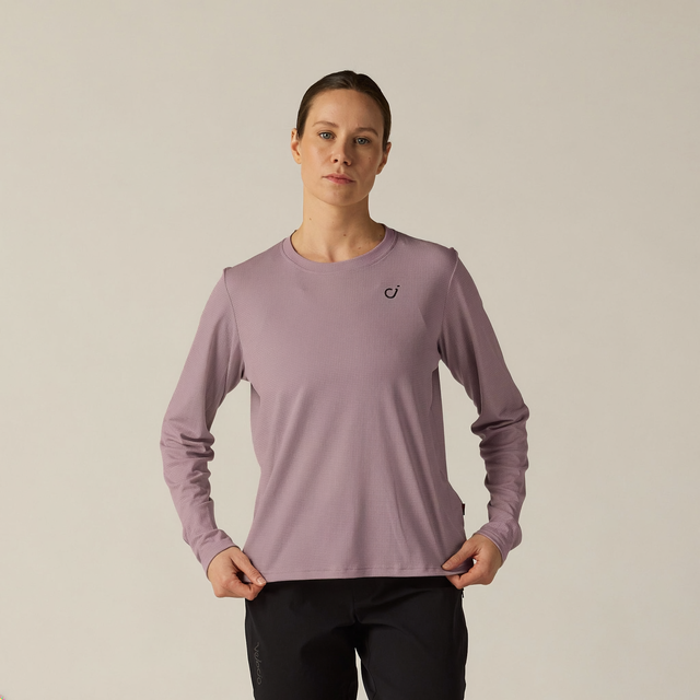 Velocio Women's Delta TRAIL Long Sleeve in Elderberry