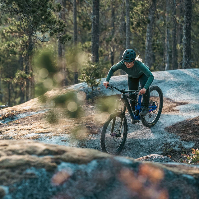 Velocio Women's Merino TRAIL Long Sleeve (Past Season) - additional product view